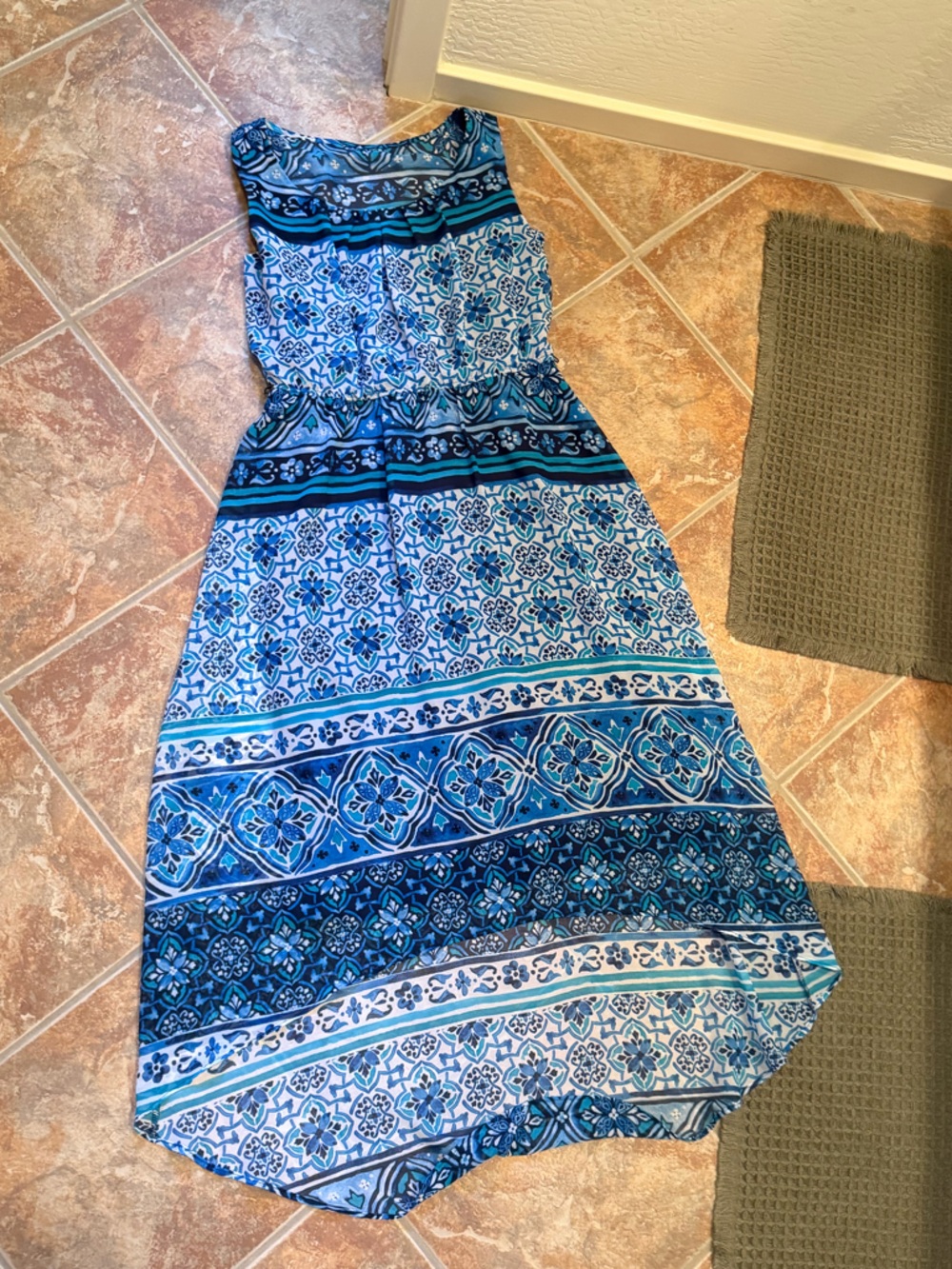 New Without Tags Blue Patterned Sleeveless Women’s Dress Medium